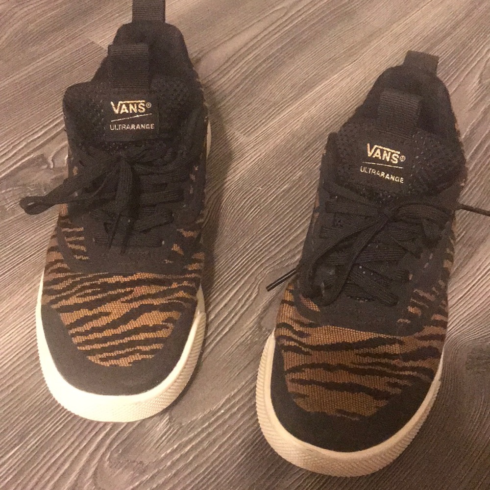 Women’s vans sneakers 8.5